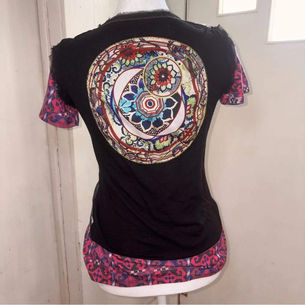 Desigual Graphic Portrait Top Women Medium Artsy Boho Y2K Embroidered Tee - Picture 7 of 11